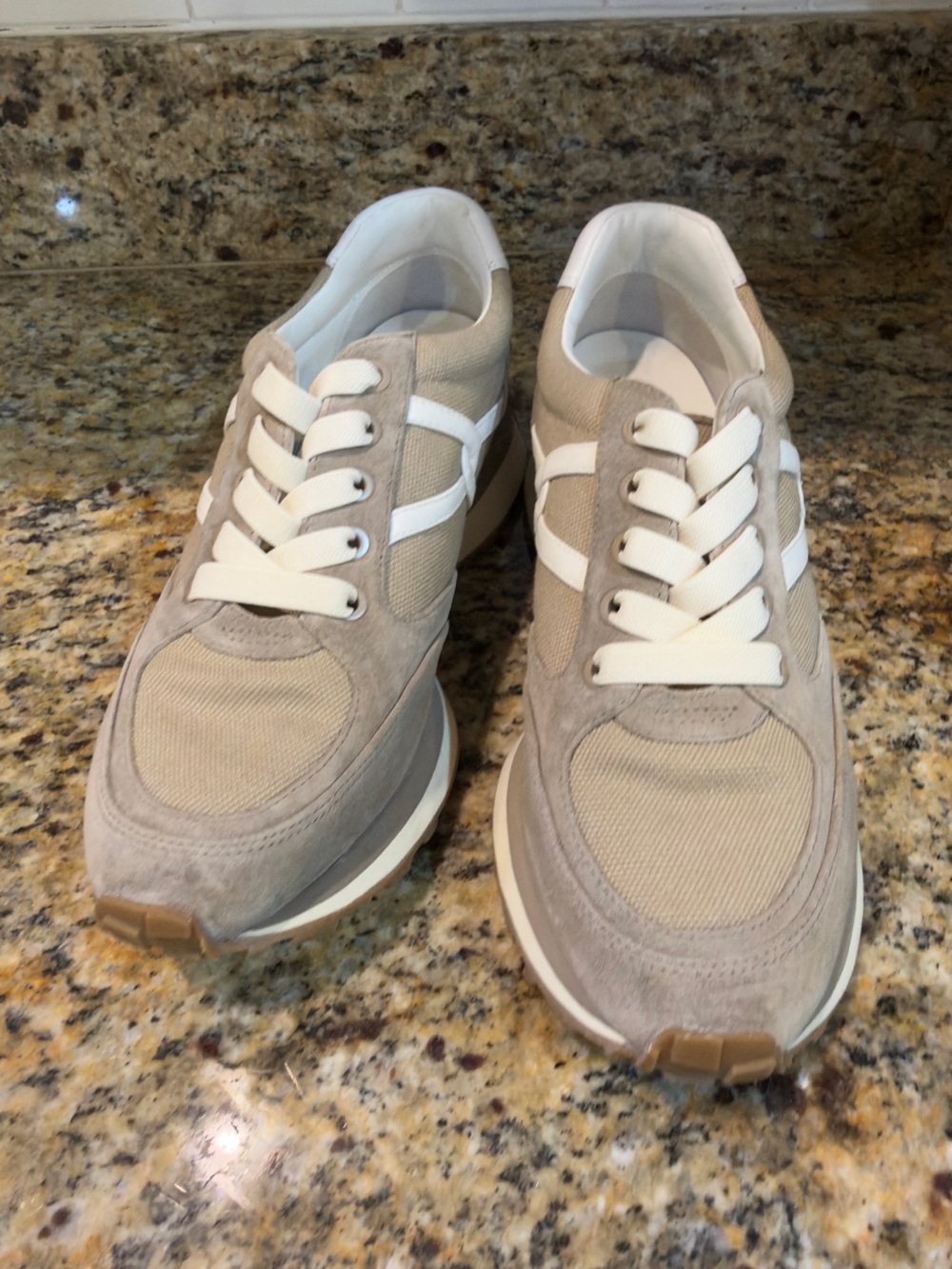 Women’s Veronica Beard Casual Lace-Up Sneakers in Beige and White